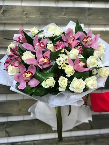 Букет цветов из: Розы и Хризантемы в Воронежском
