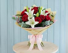 Букет цветов из:  Лилии и Розы в Воронежском