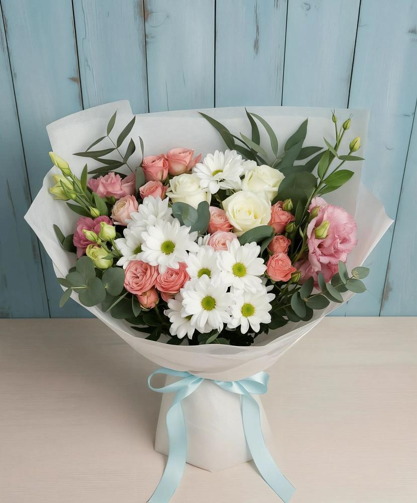 Букет цветов из: Розы, Лизиантусы и Хризантемы в Воронежском