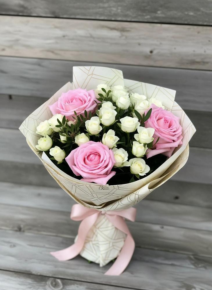 Букет цветов из: Розы в Воронежском