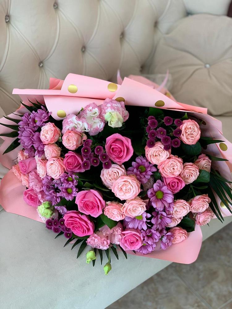 Букет цветов из: Хризантемы, Розы и Лизиантусы в Воронежском