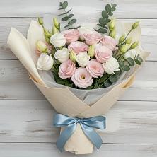 Букет цветов из:  Лизиантусы в Воронежском