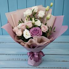 Букет цветов из:  Розы и Лизиантусы в Воронежском