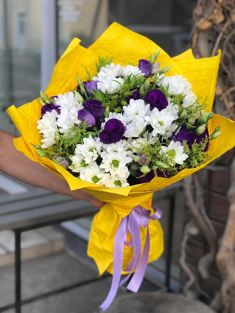 Букет цветов из: Ирисы, Хризантемы и Ромашки в Воронежском
