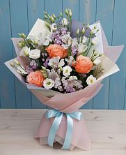 Букет цветов из:  Лизиантусы, Розы, Альстромерии и Гипсофила в Воронежском