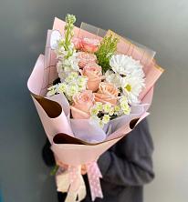 Букет цветов из:  Хризантемы и Розы в Воронежском