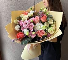 Букет цветов из:  Розы, Лизиантусы и Гвоздики #REPLACE_PRED# Воронежском
