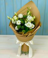 Букет цветов из:  Хризантемы и Лизиантусы в Воронежском