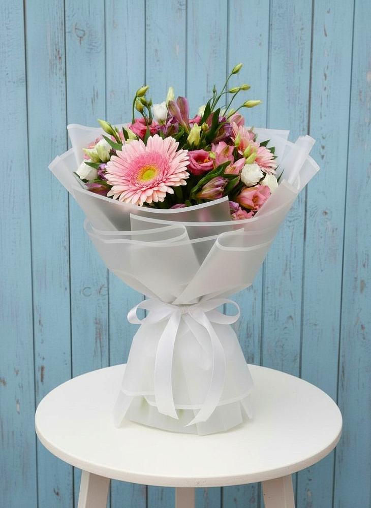 Букет цветов из: Герберы, Альстромерии и Лизиантусы в Воронежском