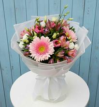 Букет цветов из:  Герберы, Альстромерии и Лизиантусы в Воронежском
