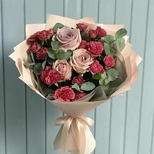 Букет цветов из:  Гвоздики и Розы в Воронежском