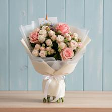 Букет цветов из:  Розы в Воронежском