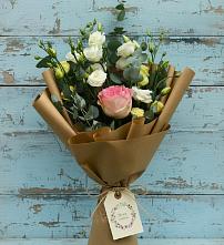 Букет цветов из:  Розы и Лизиантусы в Воронежском
