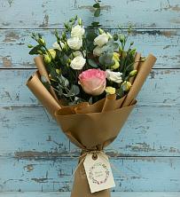 Букет цветов из:  Розы и Лизиантусы в Воронежском