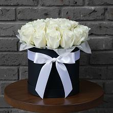 Цветочная композиция из Розы в шляпной коробке в Воронежском