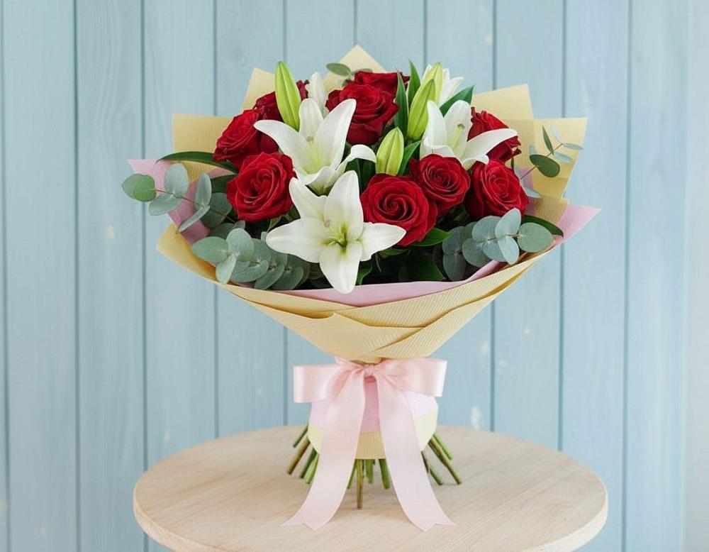 Букет цветов из: Лилии и Розы в Воронежском